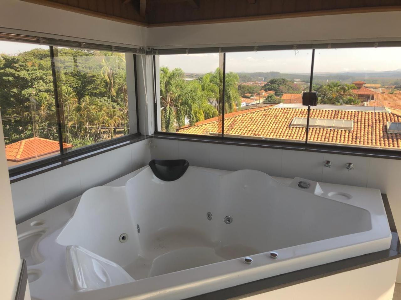 Hospedagem Oliveira Vaz Lobo Mococa Exterior photo